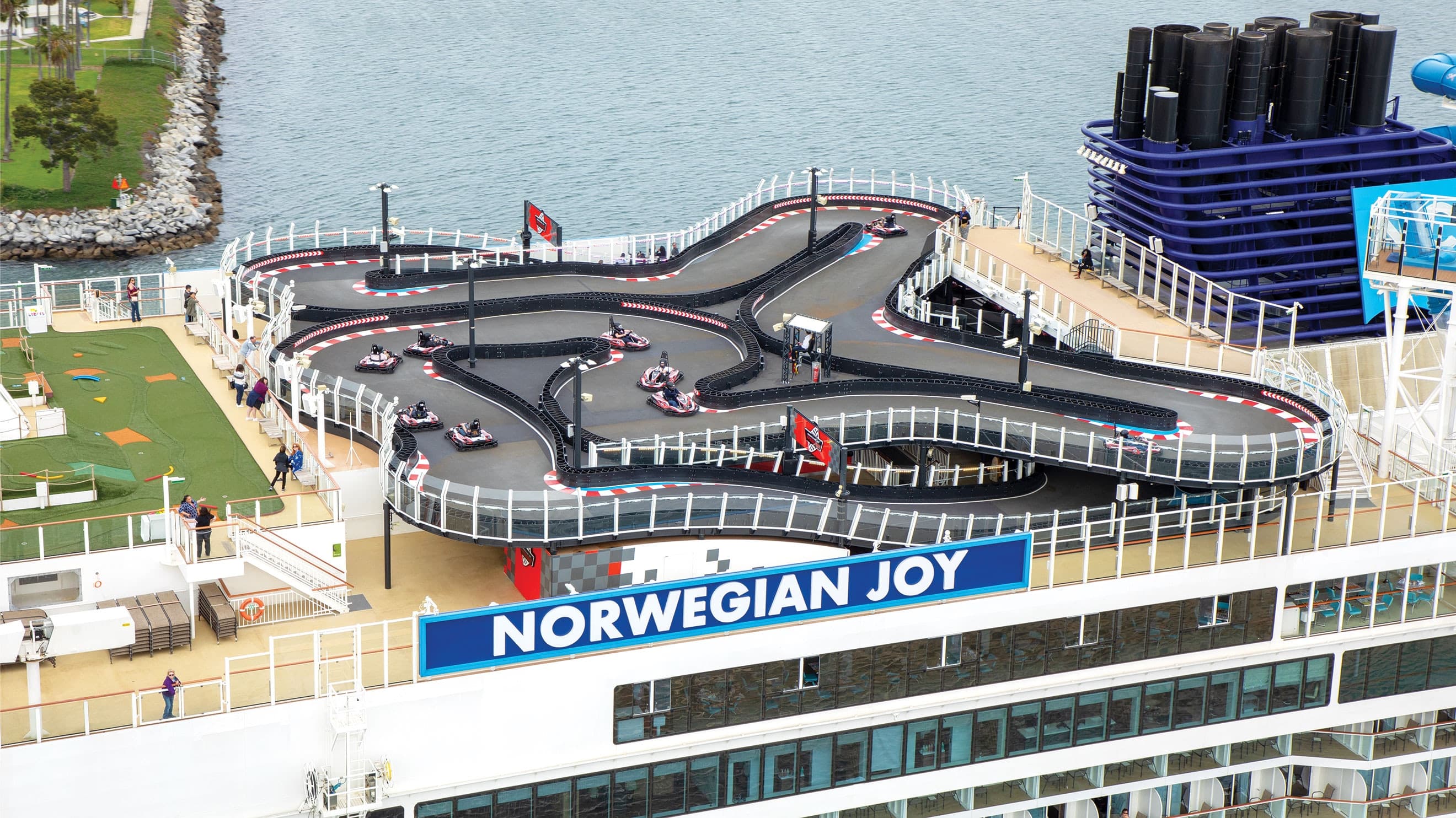 The pool deck of the Norwegian Joy